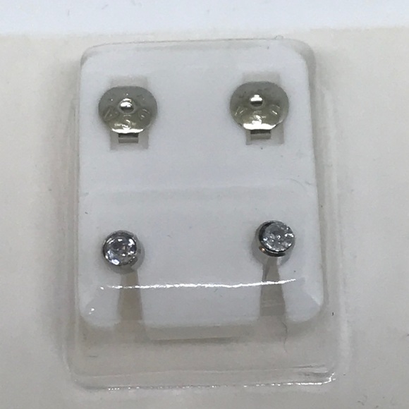 Studs earrings hipoallergenic - Picture 3 of 3